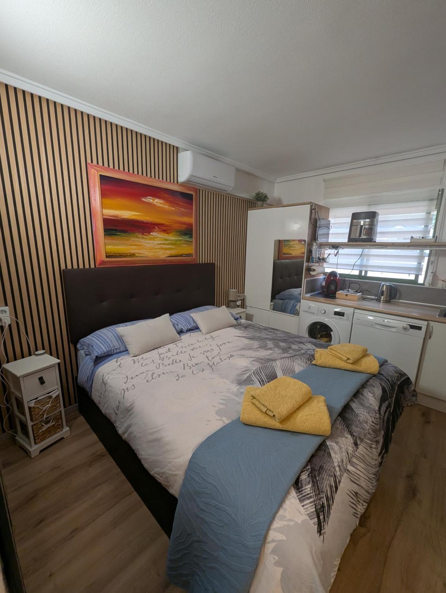 Alicante Postiguet Studios 외부 사진